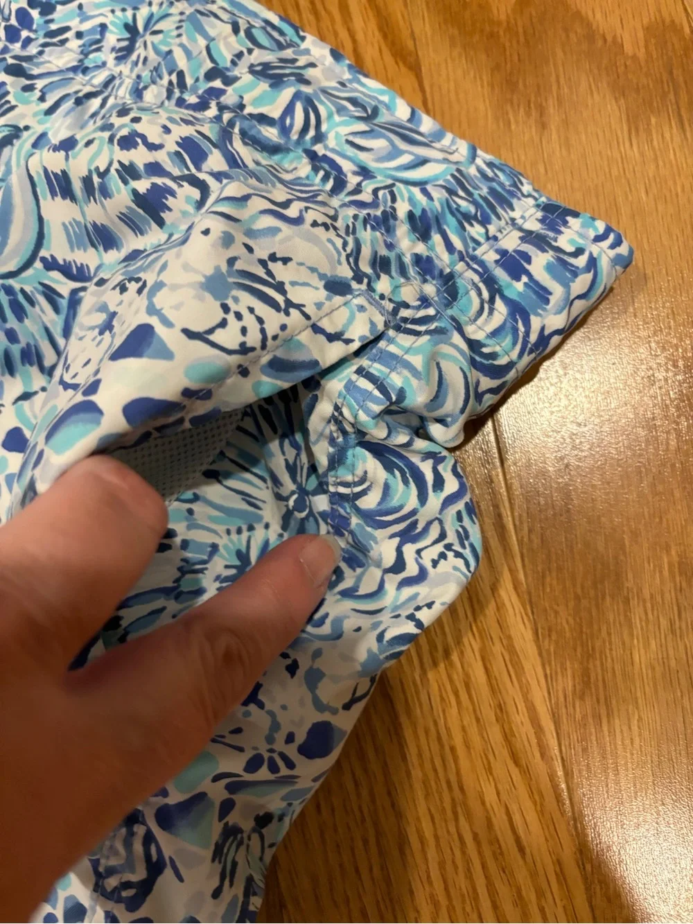 Lilly Pulitzer Mens Capri Swim Trunks in Call My Shell Phone Print Size L Resort